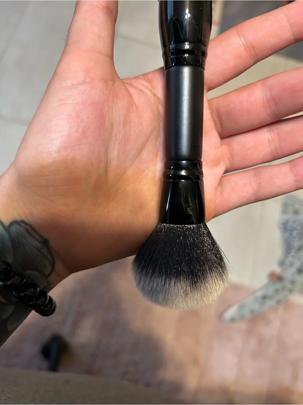 Dual-Ended Powder & Bronzer Brush — Black